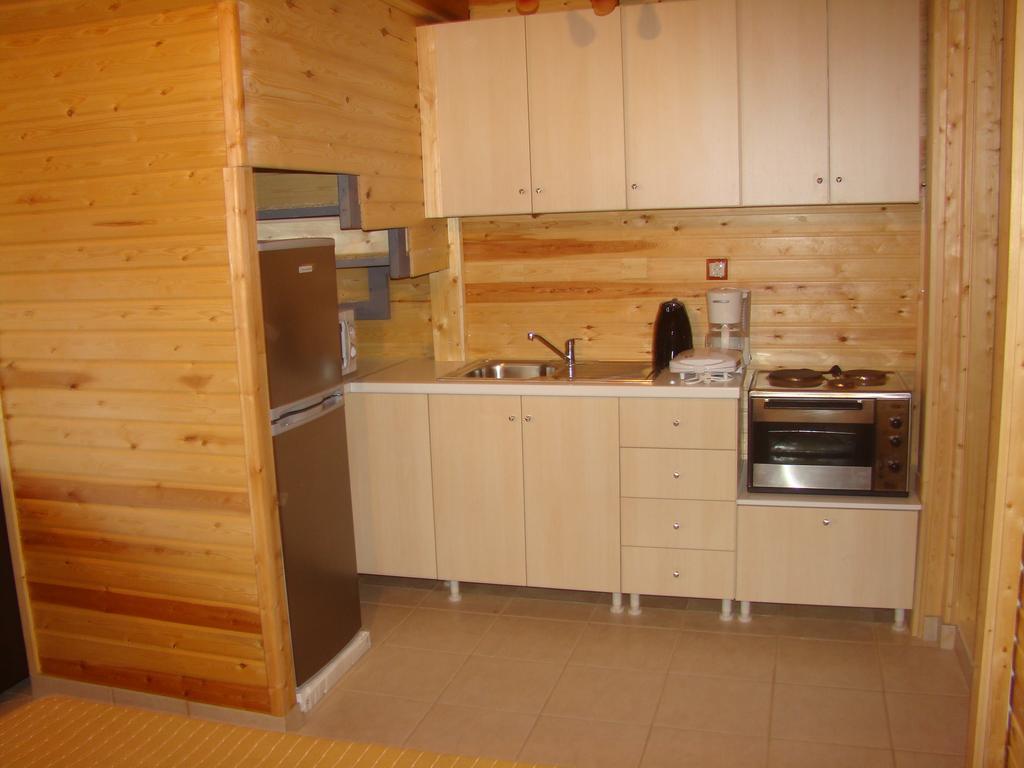 Zeus-Village Οικισμός Φινλανδικών Chalet Με Πισίνες & Γυμναστήριο Molos  Dış mekan fotoğraf